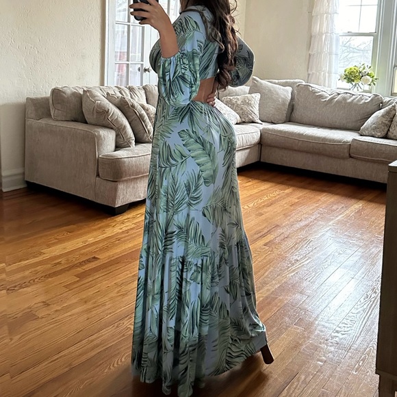 Gorgeous maxi blue/green tropical cut out long sleeve dress😍 - Picture 8 of 8